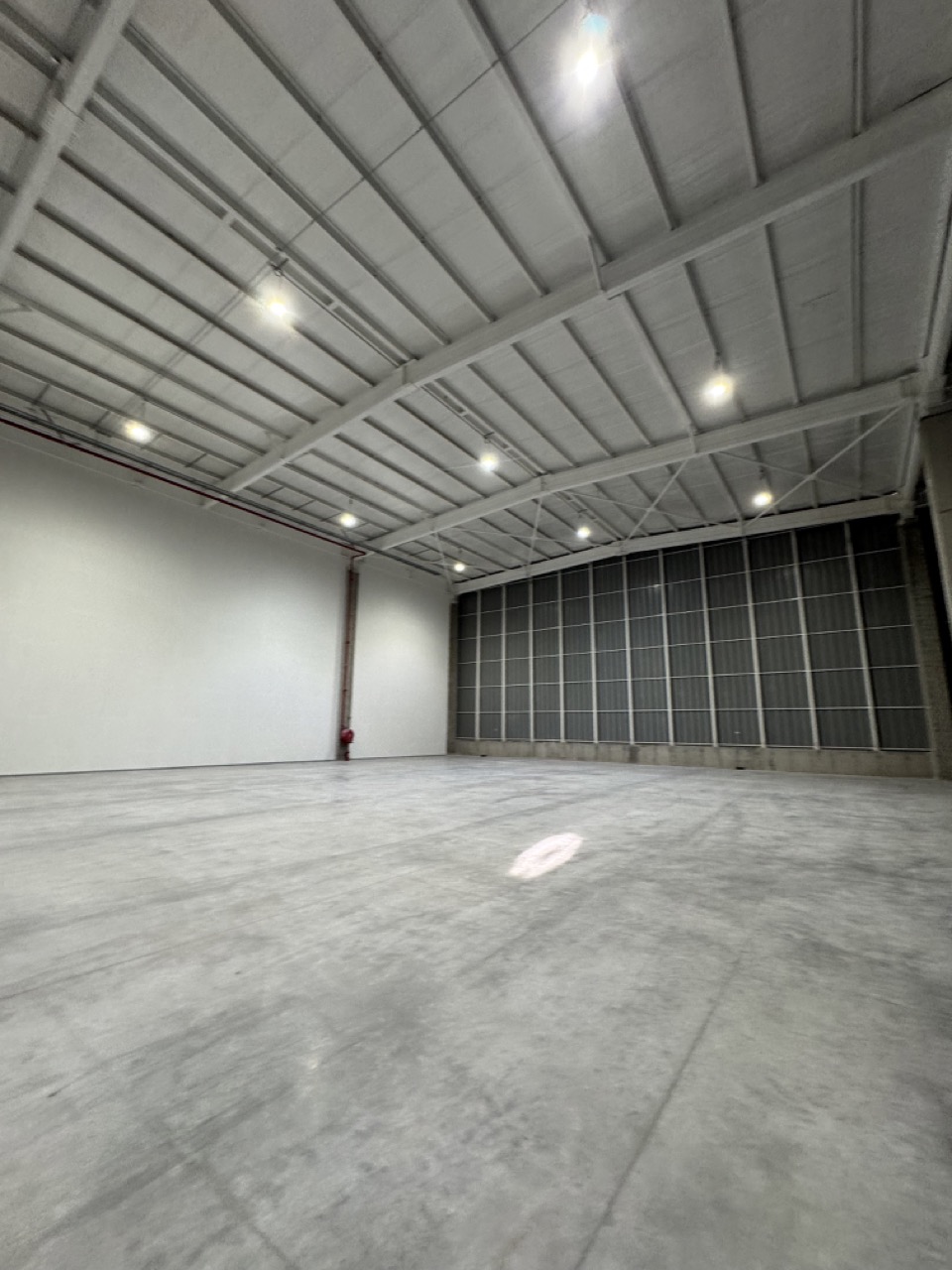 Rack selectivo en Pudahuel: estado de la bodega antes de la instalación (3)