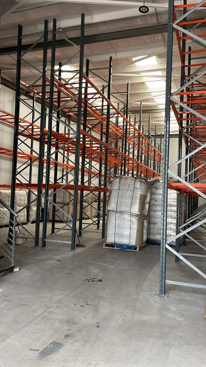 Vista general del sistema rack selectivo para almacenamiento palletizado en Quilicura